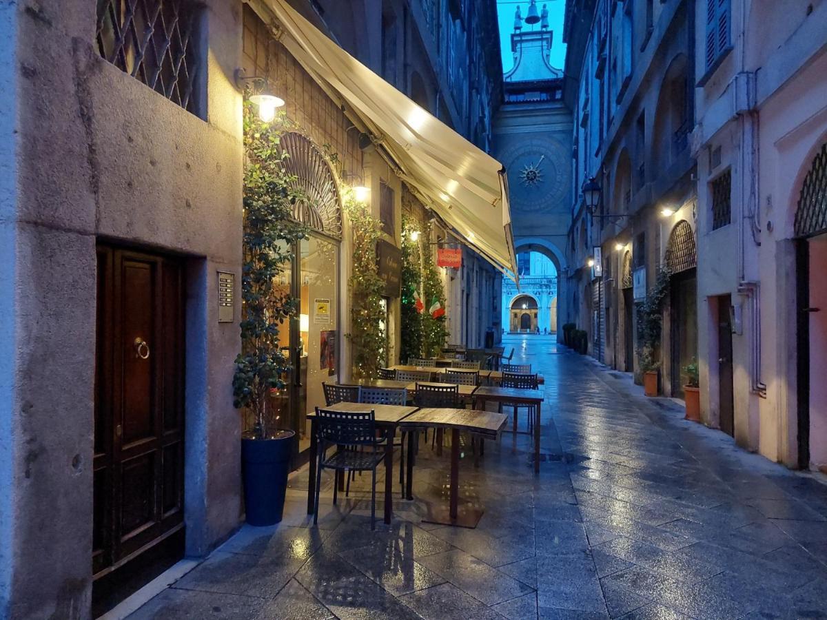 Hotel Fiordiluna, Nel Cuore Di Brescia Extérieur photo